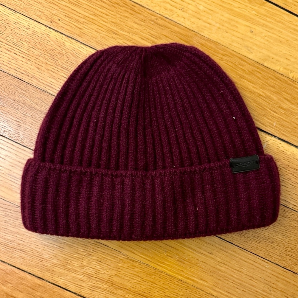 Coach Men’s Burgundy 100% Cashmere Rib Knit Beanie - NWOT - no content tag